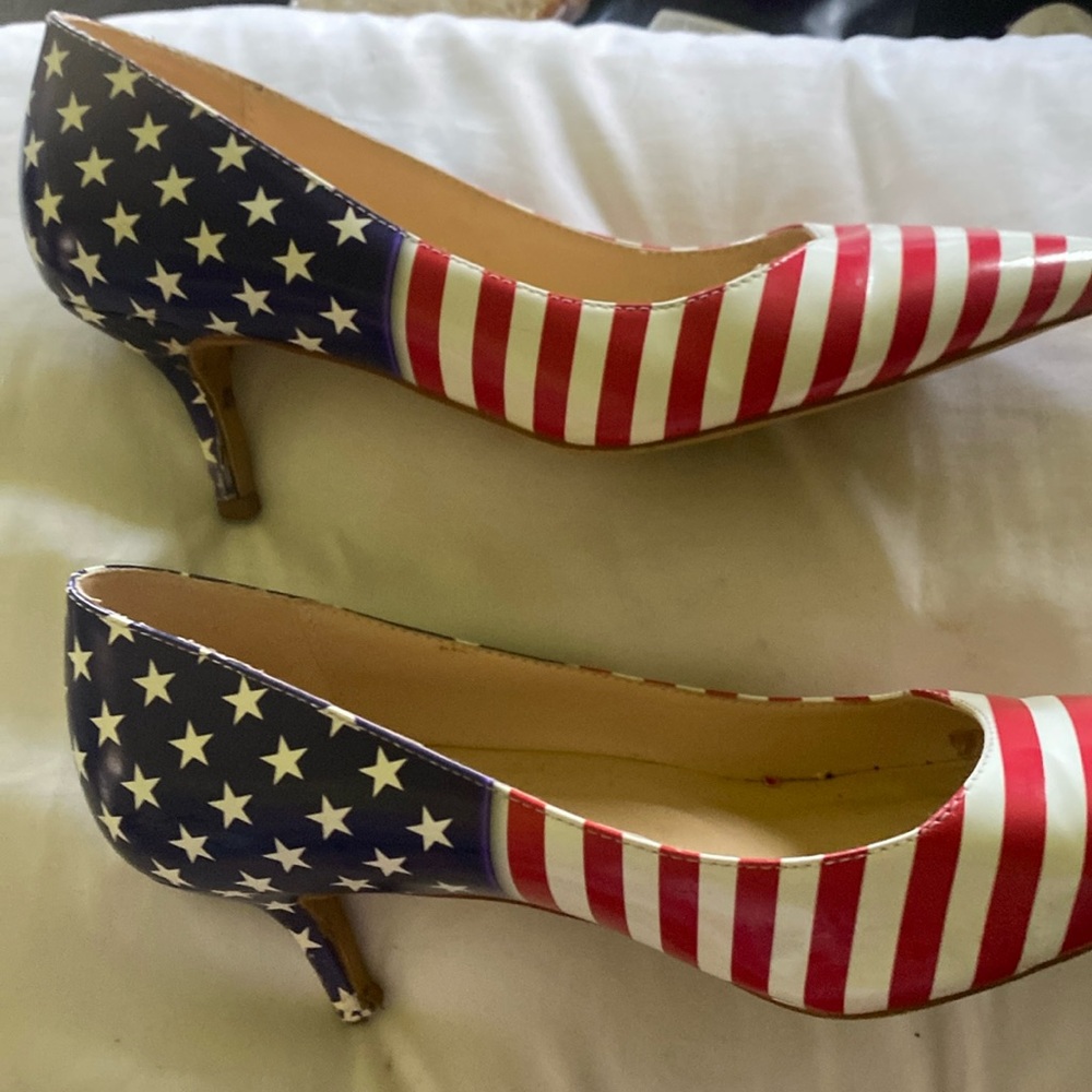 American flag pumps